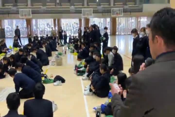 【１・２年生】【映像】百人一首大会　決戦の様子